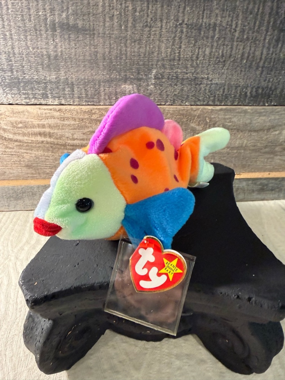 Ty Beanie Baby “Lips” (1999) – Valentine’s Edition w/ Tag & Display Case
